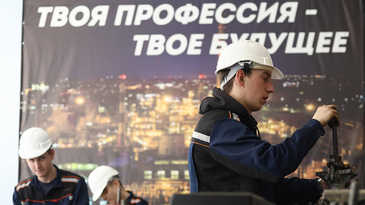 Предприятиям не хватает молодежи: как изменился в России рынок труда