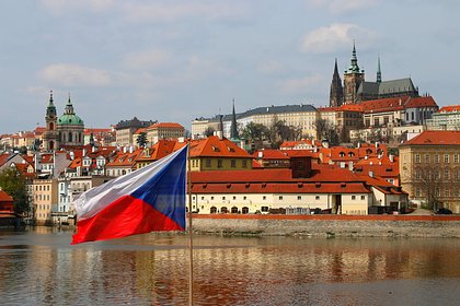 В офисе президента Чехии объяснили слова о «слежке» за россиянами на Западе