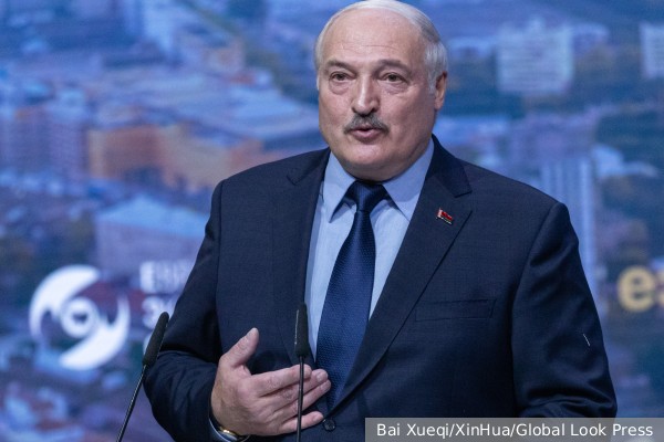 Песков: Лукашенко предложил себя в качестве переговорщика, он знаком с Пригожиным 20 лет