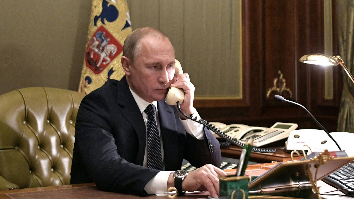 Путин обсудил с Пашиняном последние события в России