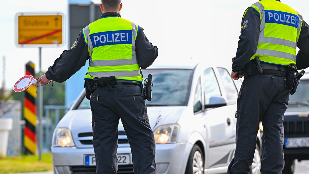Власти Германии объяснили аресты въезжающих в страну автомобилей из РФ