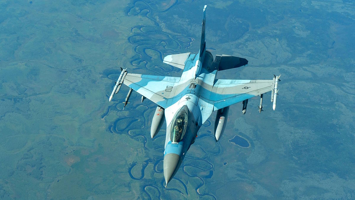       F-16