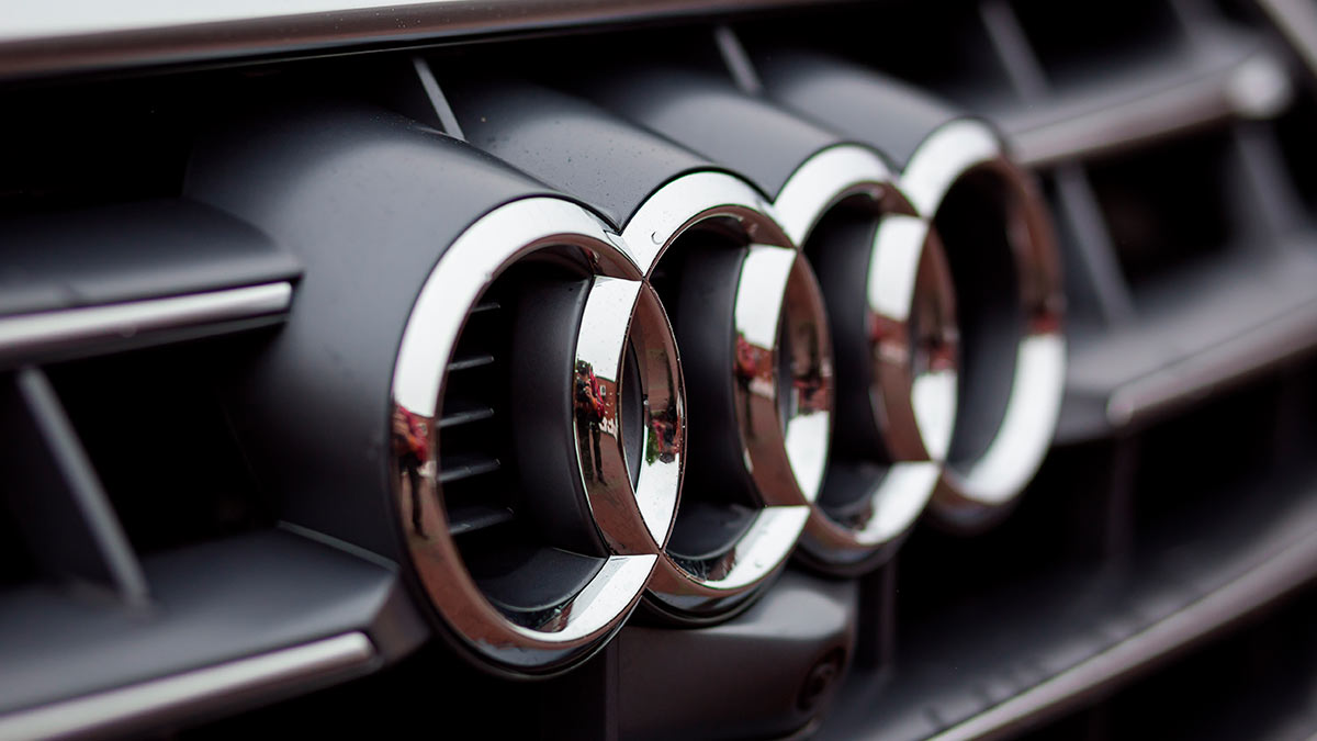 Audi    IT-    