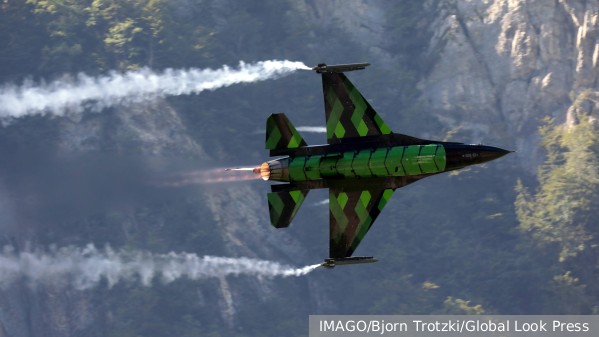   ,   F-16        