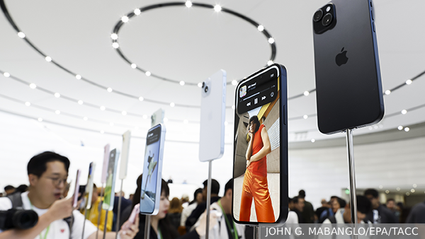       iPhone 15  