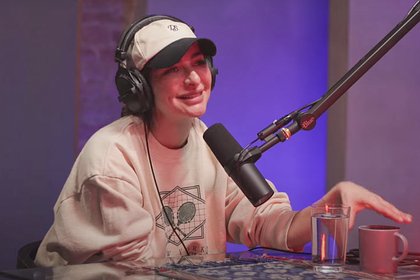  Comedy Woman     