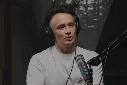  12     Comedy Club     