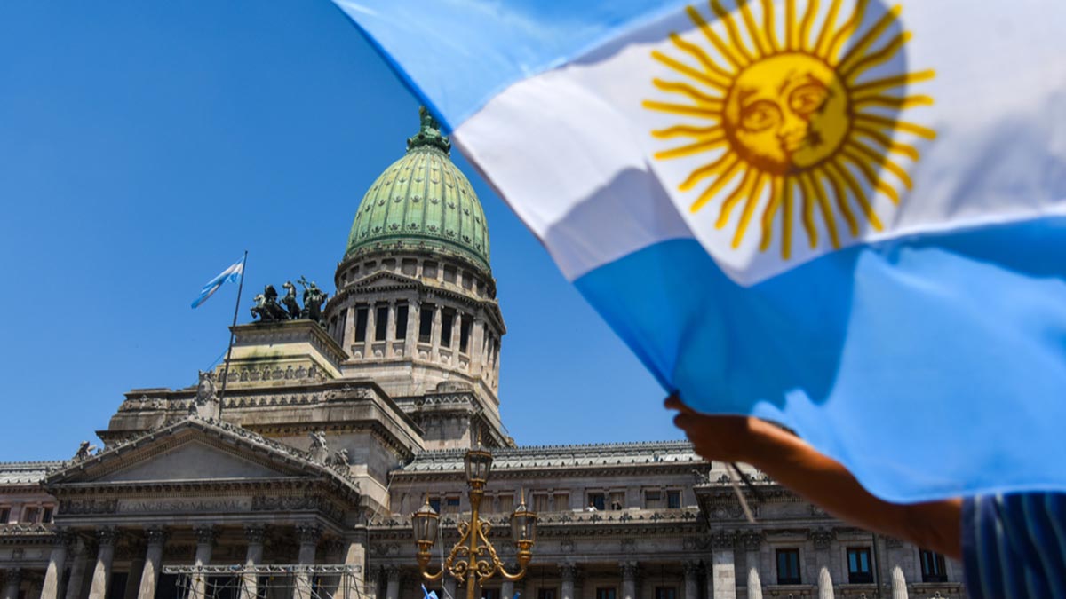 Президентом Аргентины выбран крайне правый Хавьер Милей