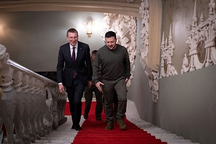 Президент Латвии опубликовал фото из бомбоубежища в Киеве