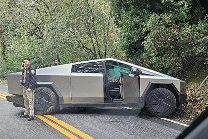        Tesla Cybertruck