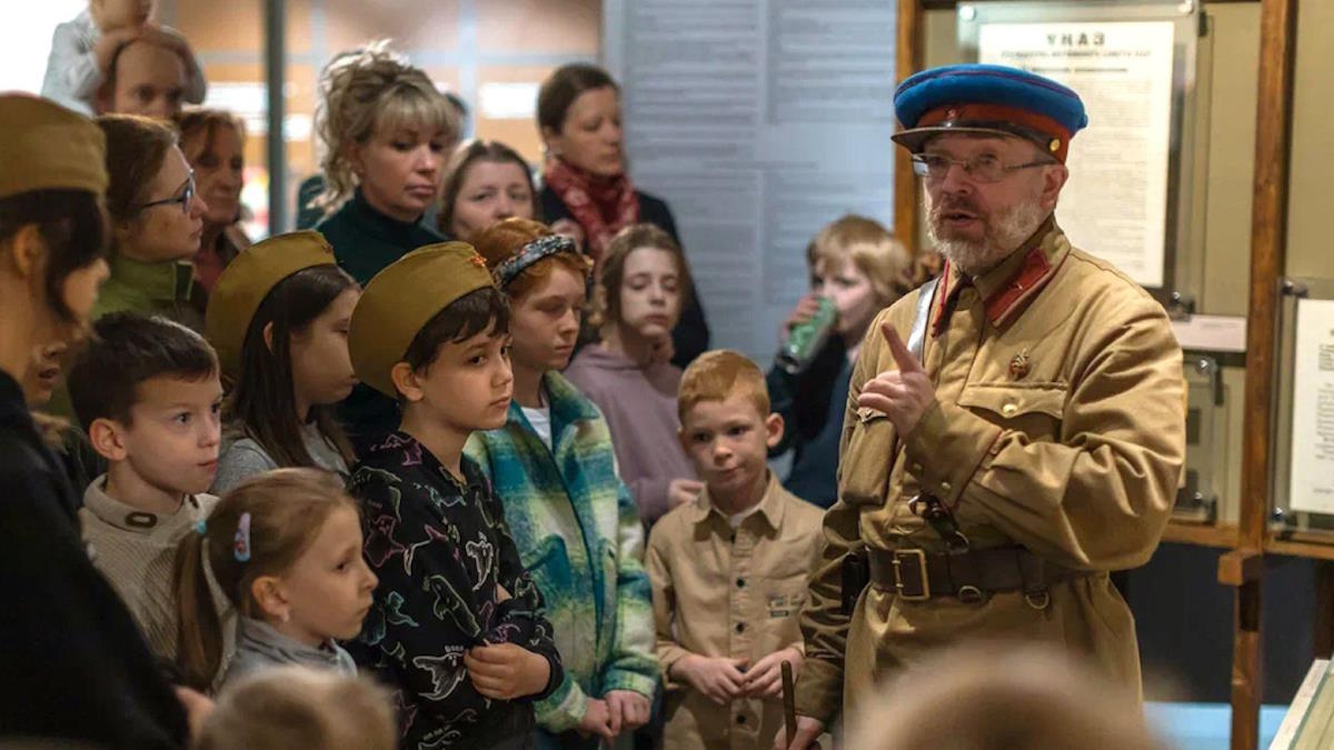 Выставки, экскурсии, встречи и концерты: как отметят День защитника Отечества в Москве