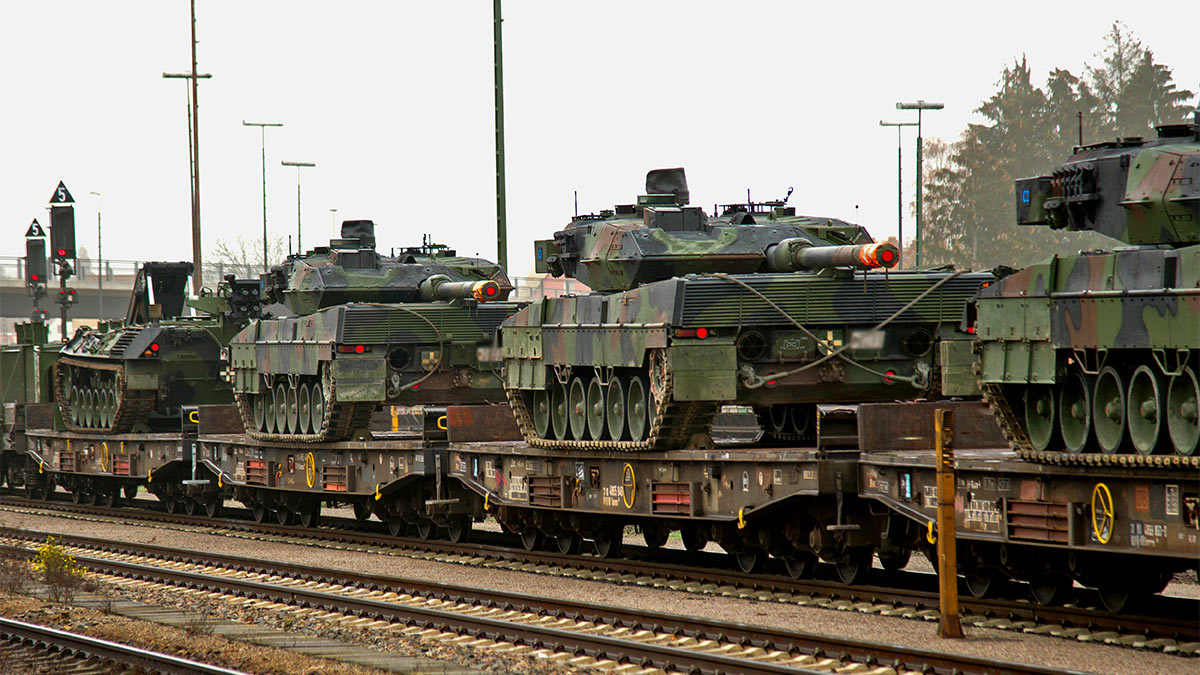 Bloomberg:   35 Leopard 2     