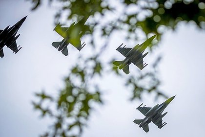          F-16 